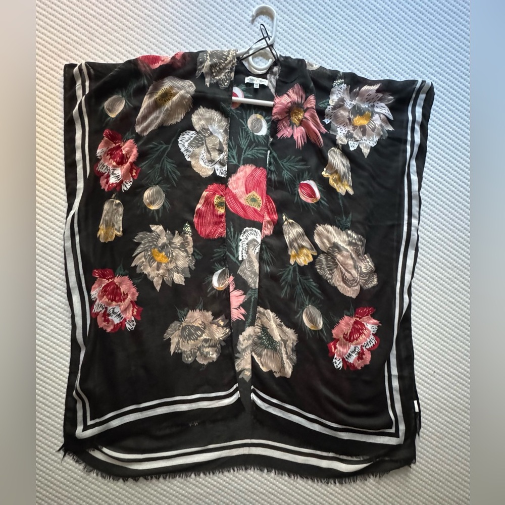 Open Front Floral Patterned Black Kimono